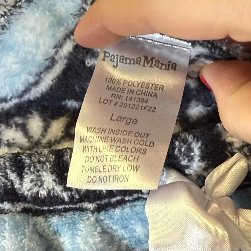 Pajama Mania Snowflake Pajama Pants Fuzzy Fluffy. Size Large. Excellent cond!